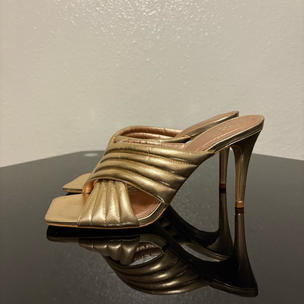 Vince Camuto Sarendie Sandal in